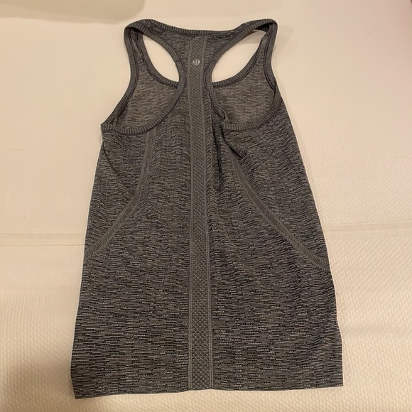 Lululemon tank - Picture 2 of 2